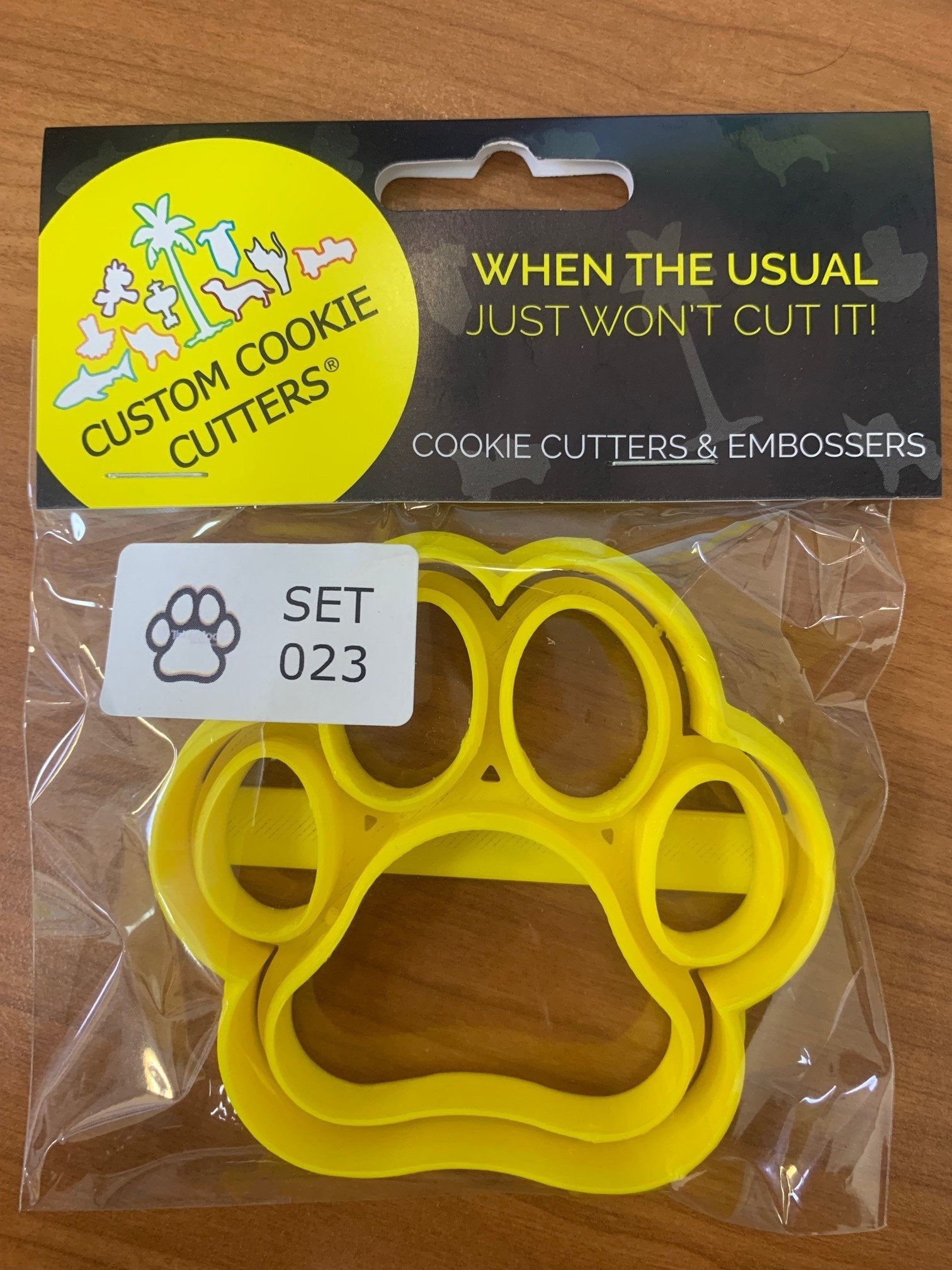 Paw Print Embosser & Cookie/Biscuit Cutter Set